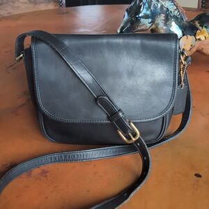 VINTAGE Coach 🖤Black Leather Tailored Pouch Leather Crossbody Made- NYC